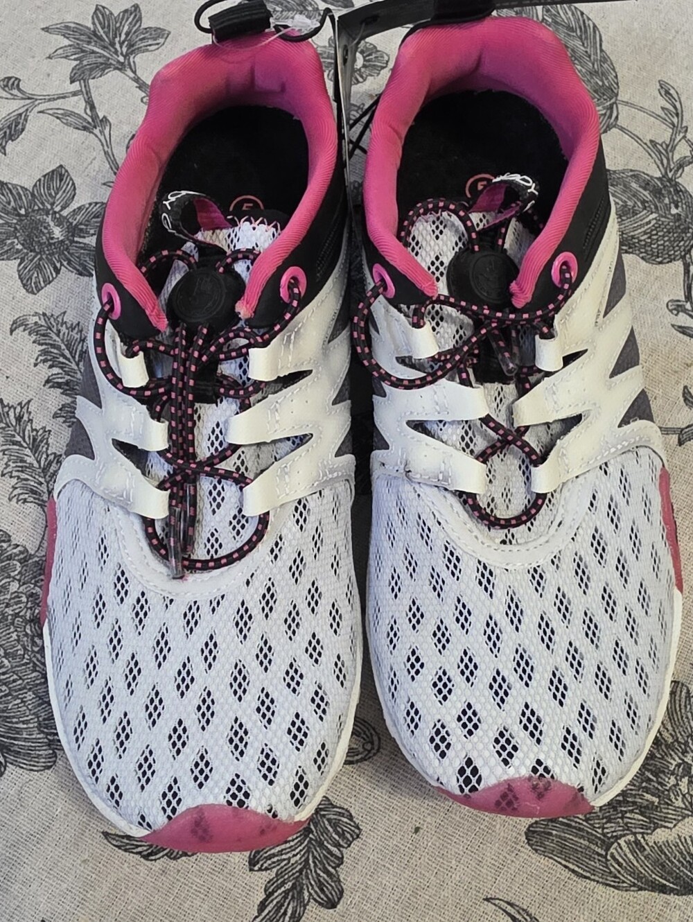 Body Glove Size 5 Water Shoes